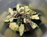 簡単ヤミツキ♪　ちぎりなすの塩昆布和え作り方3写真