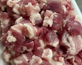 シシグ（豚バラ粗ミンチの塩ニンニク丼）作り方1写真