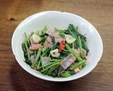 空芯菜とベーコンのにんにく炒め作り方4写真