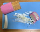 即席！お吸い物　ワカメとかまぼこ作り方1写真