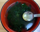 即席！お吸い物　ワカメとかまぼこ作り方3写真