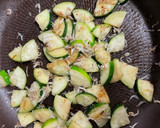 我が家の丼　炒めしらすとズッキーニ丼作り方4写真
