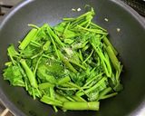 空芯菜と舞茸のアーリオ・オリオ作り方7写真