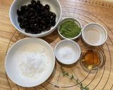 黒蜜がめちゃくちゃ合う黒豆入り抹茶パン作り方1写真