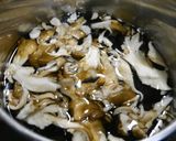 簡単！黒豆と舞茸のお味噌汁作り方1写真