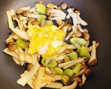 キノコとキウイの卵炒め作り方4写真