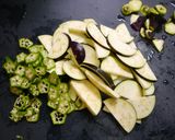免疫アップ!茄子オクラの生姜味噌汁作り方1写真