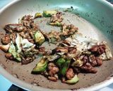 キャベツとアボカドと豚肉の味噌ソテー！作り方6写真
