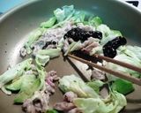 キャベツとアボカドと豚肉の味噌ソテー！作り方5写真