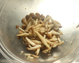 味つけ稲荷ときのこの混ぜ込みおにぎり作り方3写真