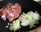 豚肉の甘辛梅ニンニク炒め作り方2写真