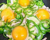 ☆朝食に☆ピーマンエッグ作り方3写真