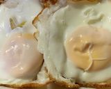目玉焼きとウィンナーのおにぎり♡作り方2写真