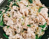 豚バラとニラもやしの酒蒸し作り方5写真