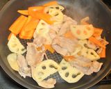 大人味⭐豚肉と根菜のピリ辛旨味噌炒め作り方2写真