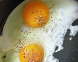簡単、レトルトカレーパスタ、目玉のせ!作り方4写真