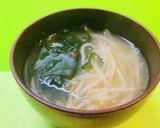 *もやしとワカメのみそ汁*作り方2写真