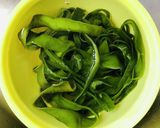 茎わかめとカニカマのサラダ作り方1写真