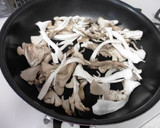 たっぷりきのこと牛肉のみそ炒め作り方2写真
