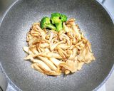 鶏もも肉とキノコのクリーム煮作り方4写真