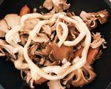 ほりにしで舞茸とソーセージ炒め作り方3写真