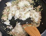 余った餃子のタネでチャーハン(リメイク)作り方3写真
