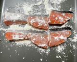 鮭ときのこのバター醤油炒め作り方1写真