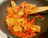 手羽元とパプリカのトマト煮(厚揚げ入り)作り方3写真