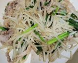 豚肉ともやしのチーズオムレツ作り方2写真