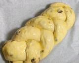 オレンジ香る柔らかレーズン三つ編みパン作り方16写真