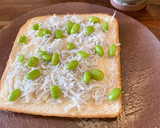 簡単！しらすと枝豆のマヨチーズトースト☆作り方2写真