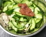 胡瓜と茹で鶏の梅あえ作り方2写真