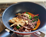 牛肉と野菜、きのこのオイスターソース炒め作り方12写真