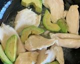鶏むね肉とアボカドのピリ辛玉ねぎダレ丼作り方7写真