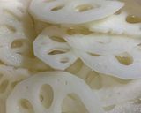 レンコン彩りドレッシングサラダ作り方1写真