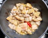 豚バラ肉とコンニャクのピリ辛みそ炒め作り方3写真