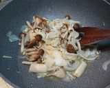 トリコロールパスタ 鯖と茸のトマトソース作り方3写真