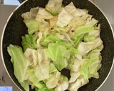 キャベツと油揚げの味噌マヨ炒め作り方3写真