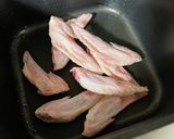 切り落とした鳥手羽☆春雨と大根のスープ作り方1写真