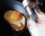 卵は万能★目玉焼きでパパッとおつまみ作り方2写真