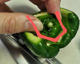 飛び散らないピーマンの種取り作り方4写真