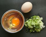 落とし卵の味噌汁☆作り方1写真