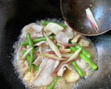 茗荷と豚バラの塩上湯炒め作り方3写真