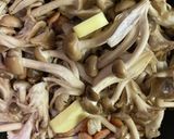 ガリバタ醤油で山盛りきのこ♪作り方5写真