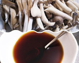 鶏もも肉とさつま芋ときのこの甘辛ゴマ炒め作り方3写真