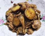 鶏もも肉とさつま芋ときのこの甘辛ゴマ炒め作り方7写真