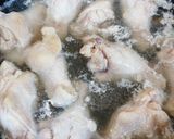 蜂蜜レモンで作る鶏手羽元と薩摩芋煮作り方2写真