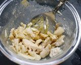 キッチンの秘密！蒸し鶏皮の胡麻和え作り方2写真