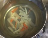 作りかけの味噌汁　ラクして豚汁にワープ！作り方5写真