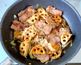 豚脂もさっぱり！『豚肉と蓮根の黒酢炒め』作り方9写真